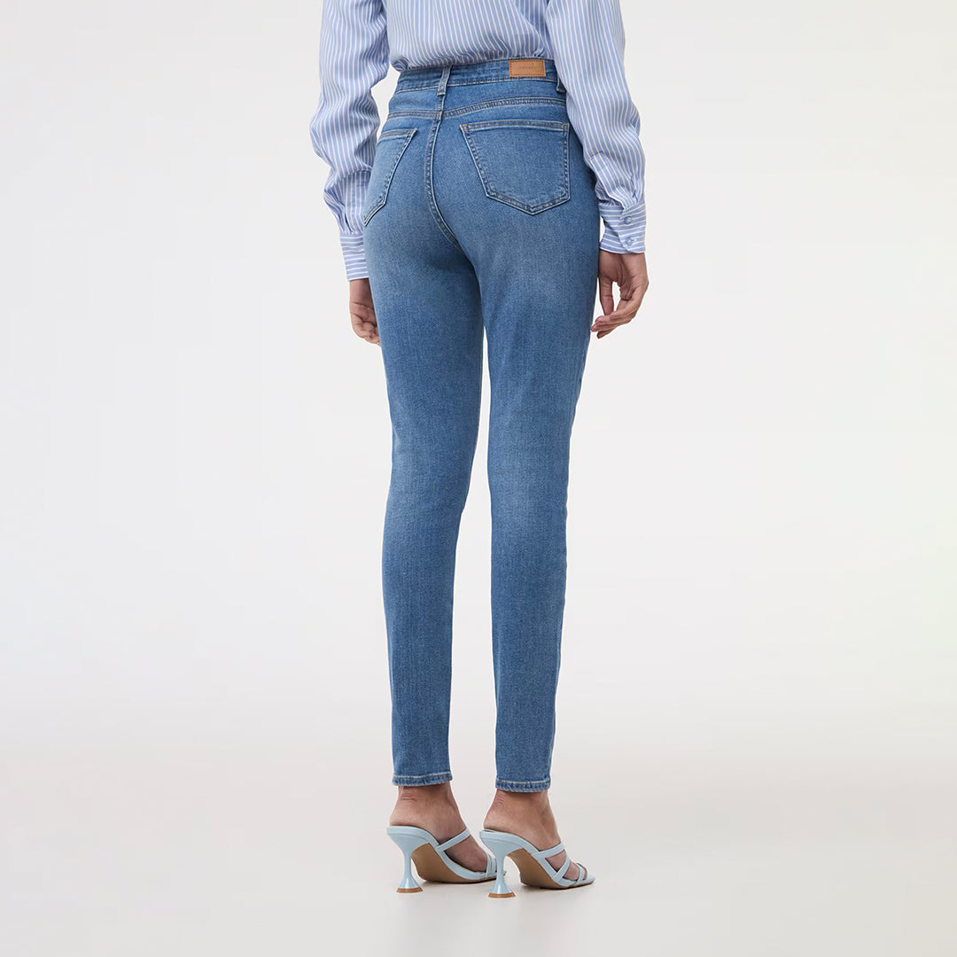 High Waisted Jeans