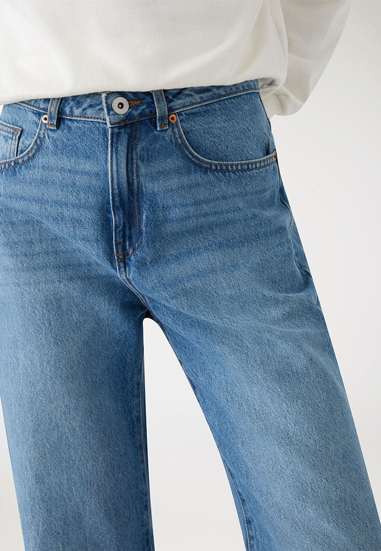 Women's Straight Fit Jeans