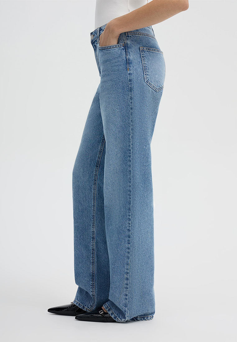 Women's Wide Leg Solid Color Jeans