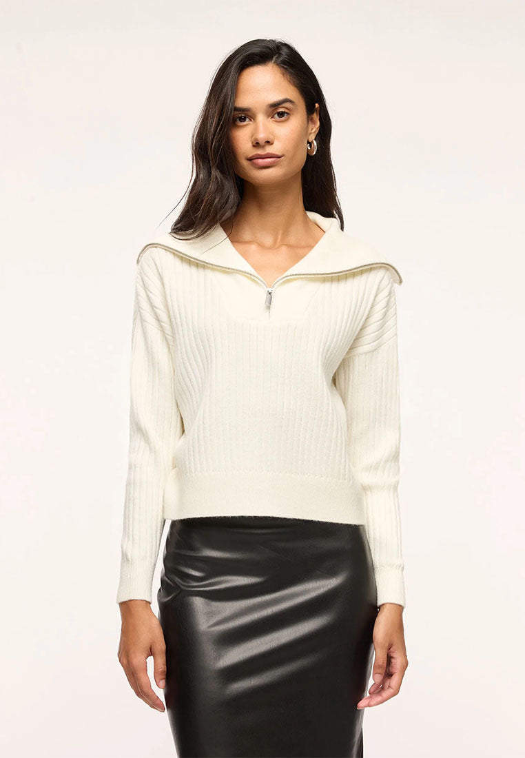 Women's Ribbed knit top with zip neck