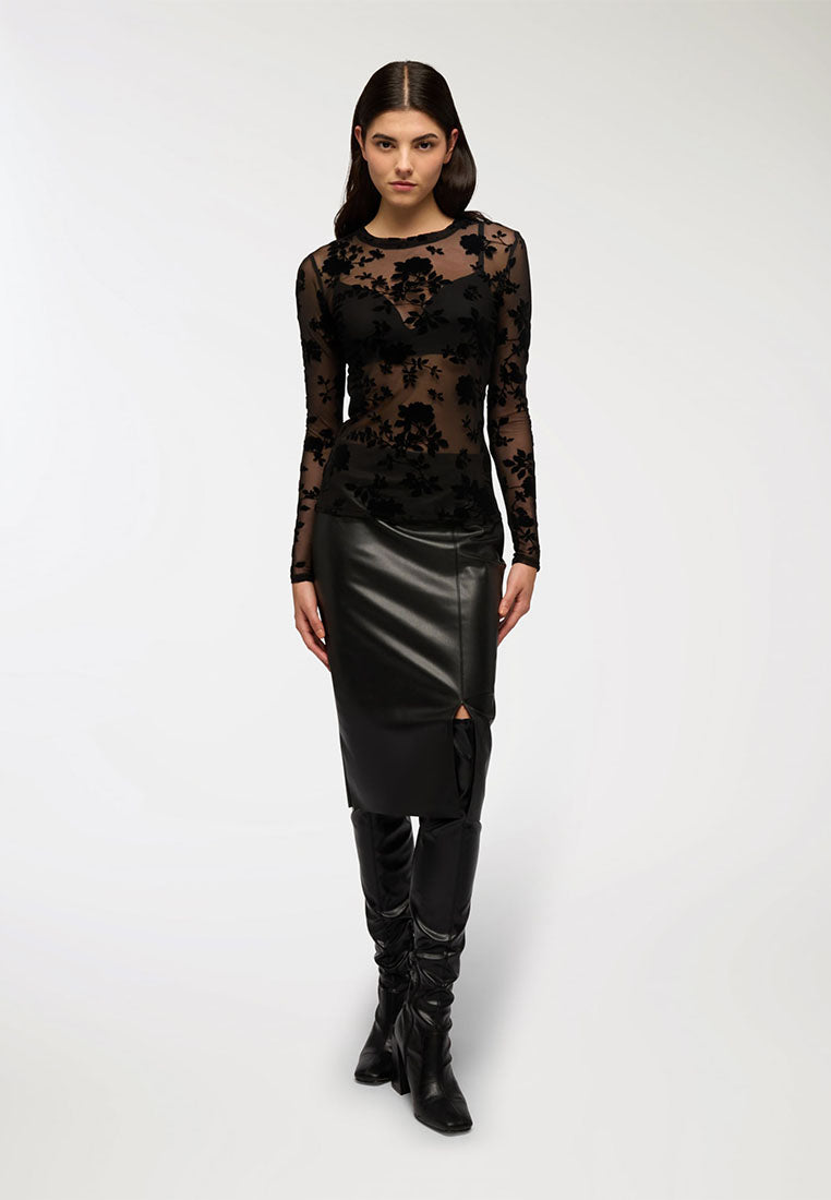 Woman Long-sleeved T-shirt