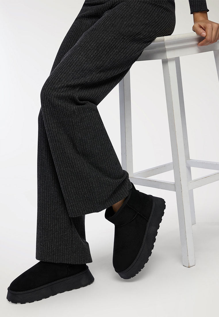 Woman Footwear