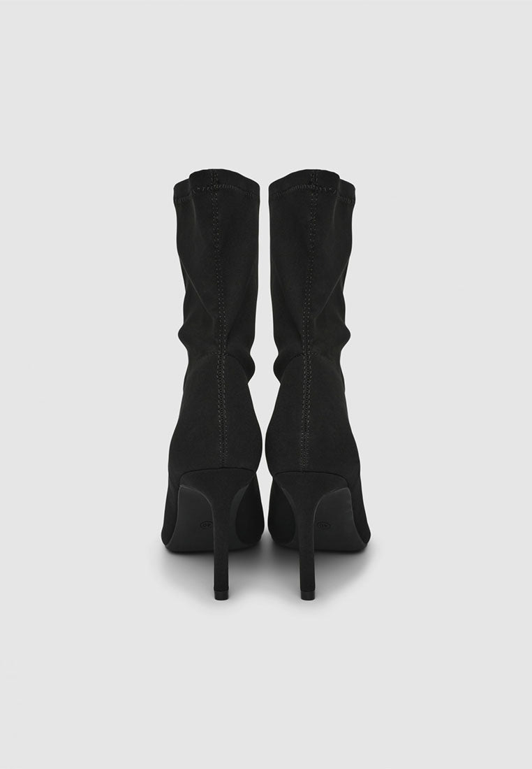 Woman Footwear