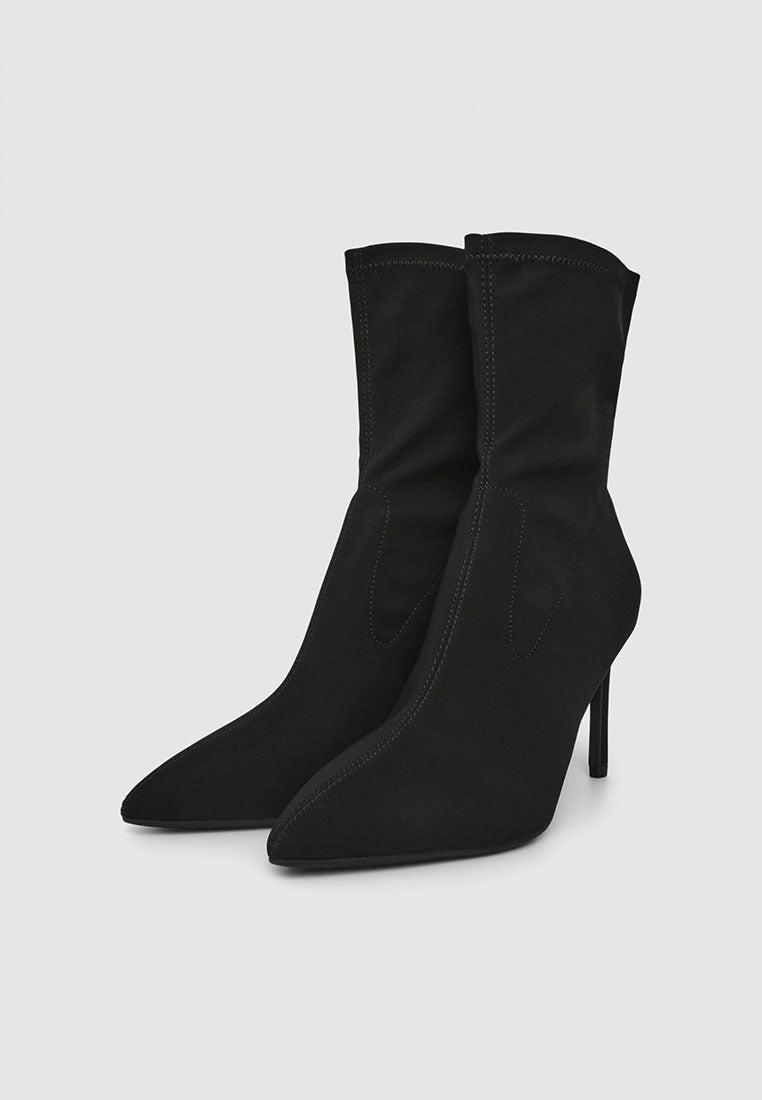 Woman Footwear
