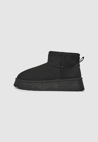 Woman Footwear