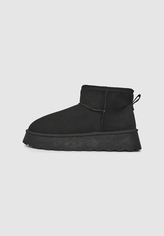 Woman Footwear
