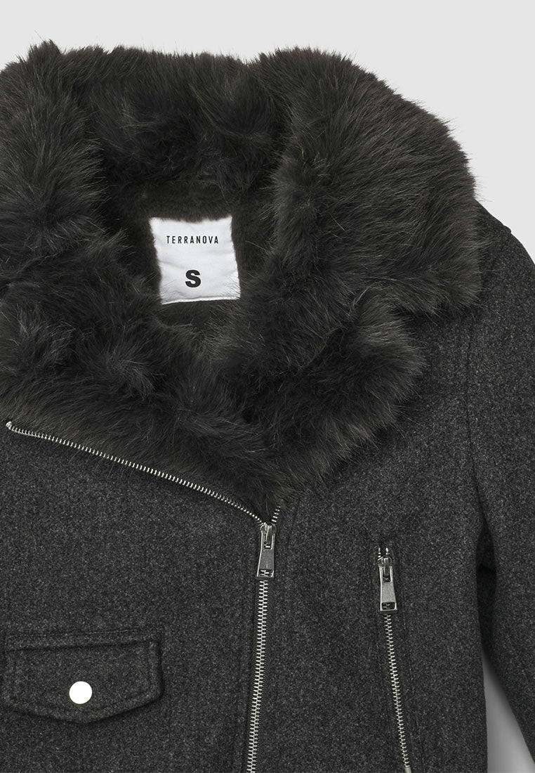 Women's Nail with fur-effect neck and belt