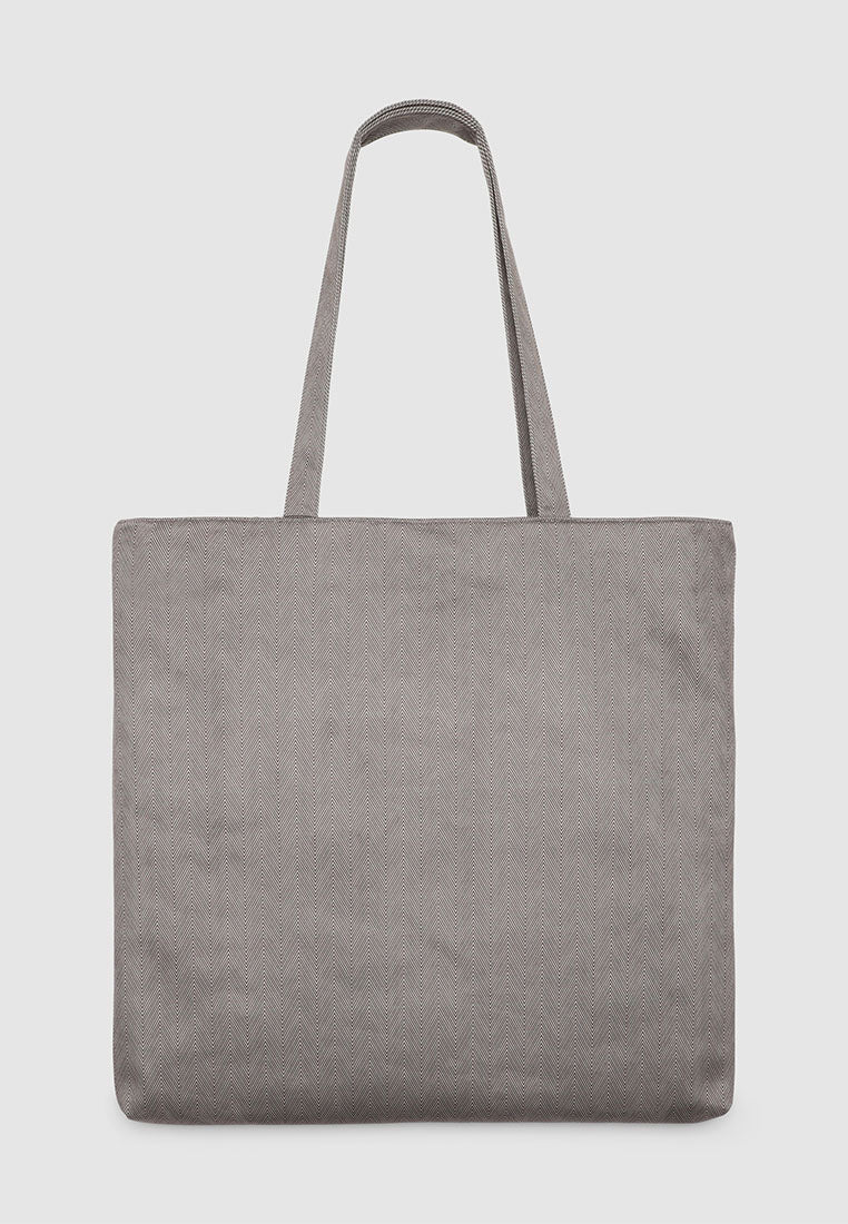 Women's Shopper with spiked pattern