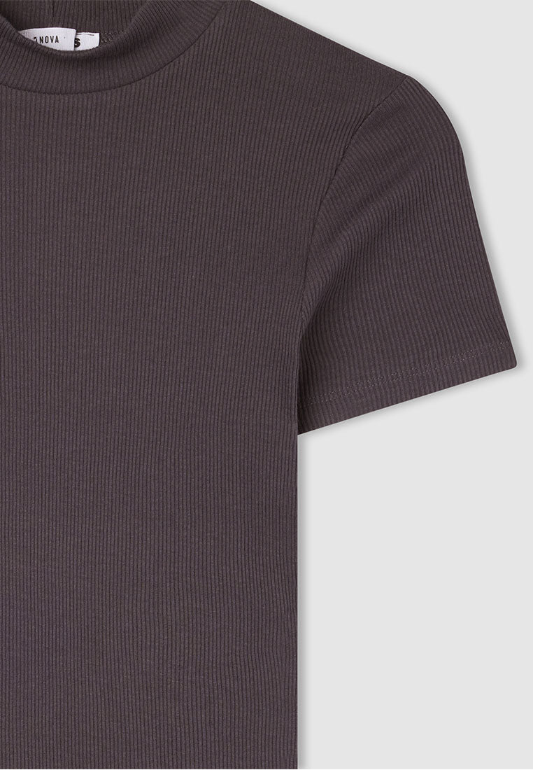 Woman Short-sleeved T-shirt