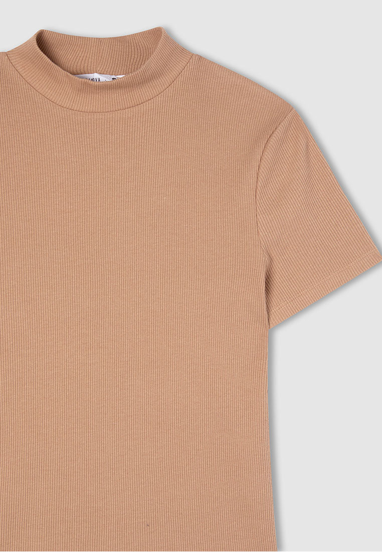 Woman Short-sleeved T-shirt