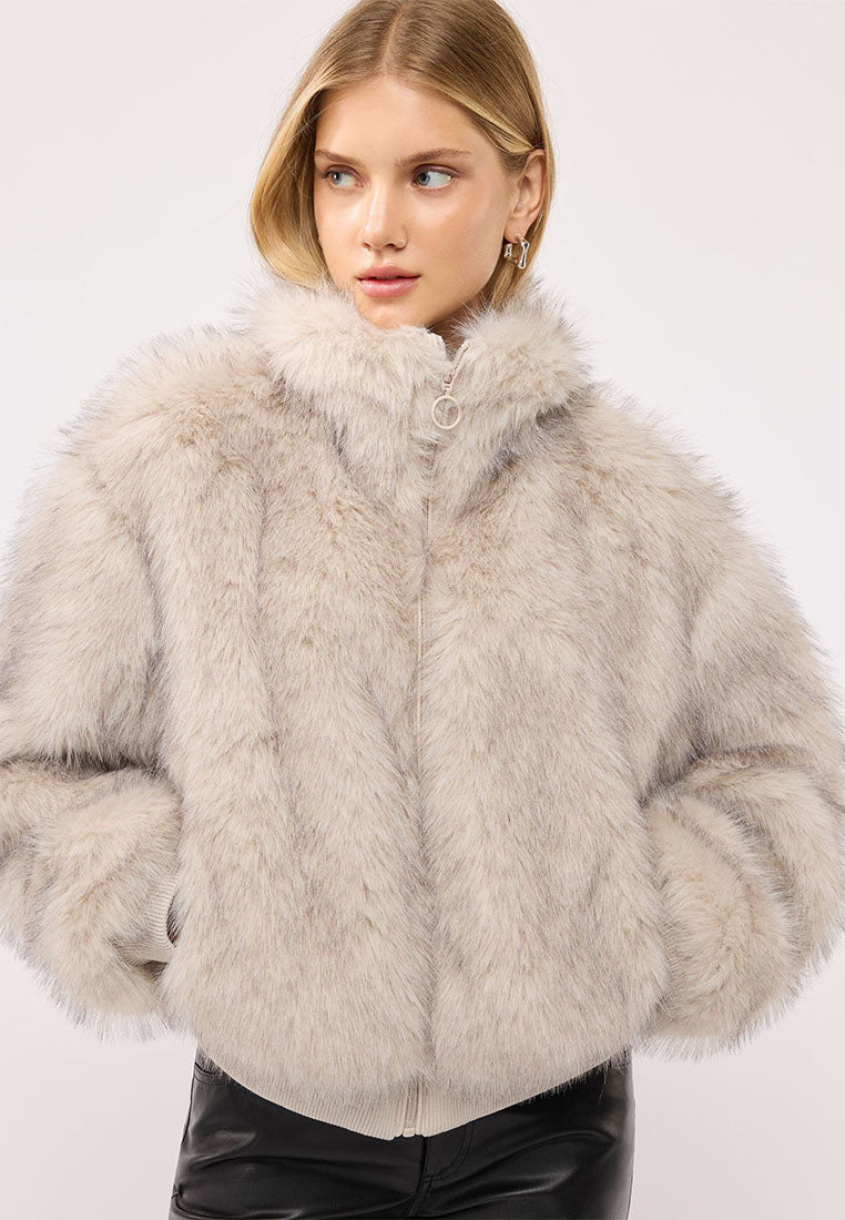Women's Long faux fur bomber with zip closure