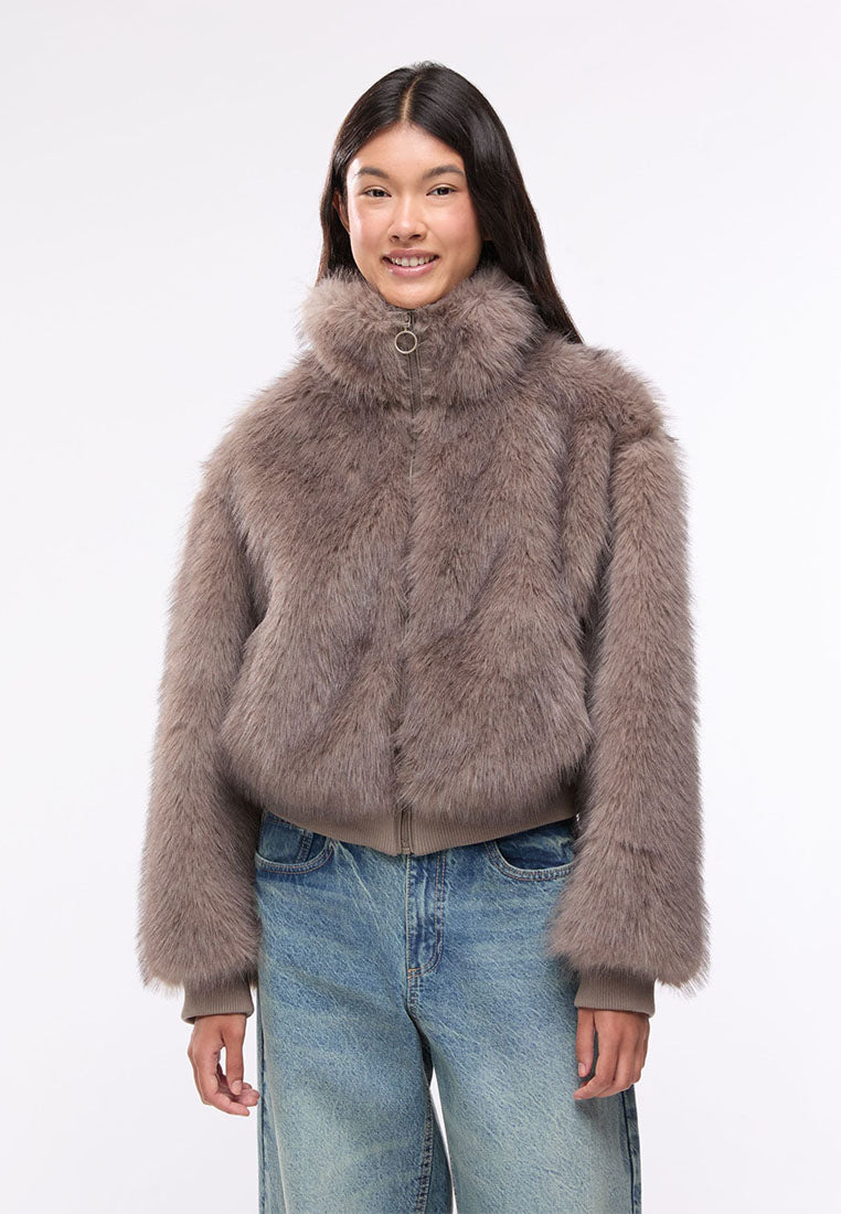 Women's Long faux fur bomber with zip closure