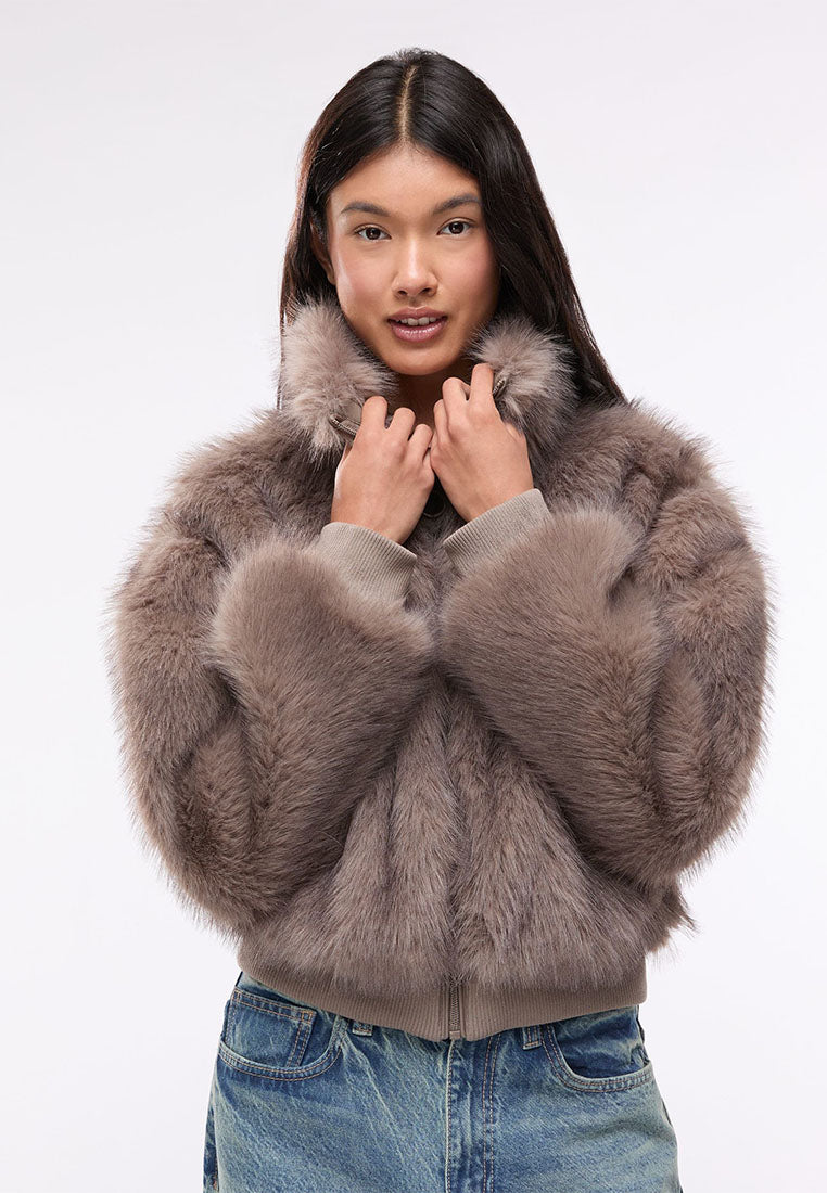 Women's Long faux fur bomber with zip closure