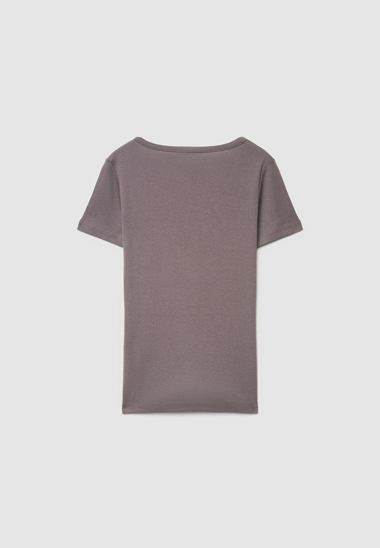 Plain coloured crew neck T-shirt