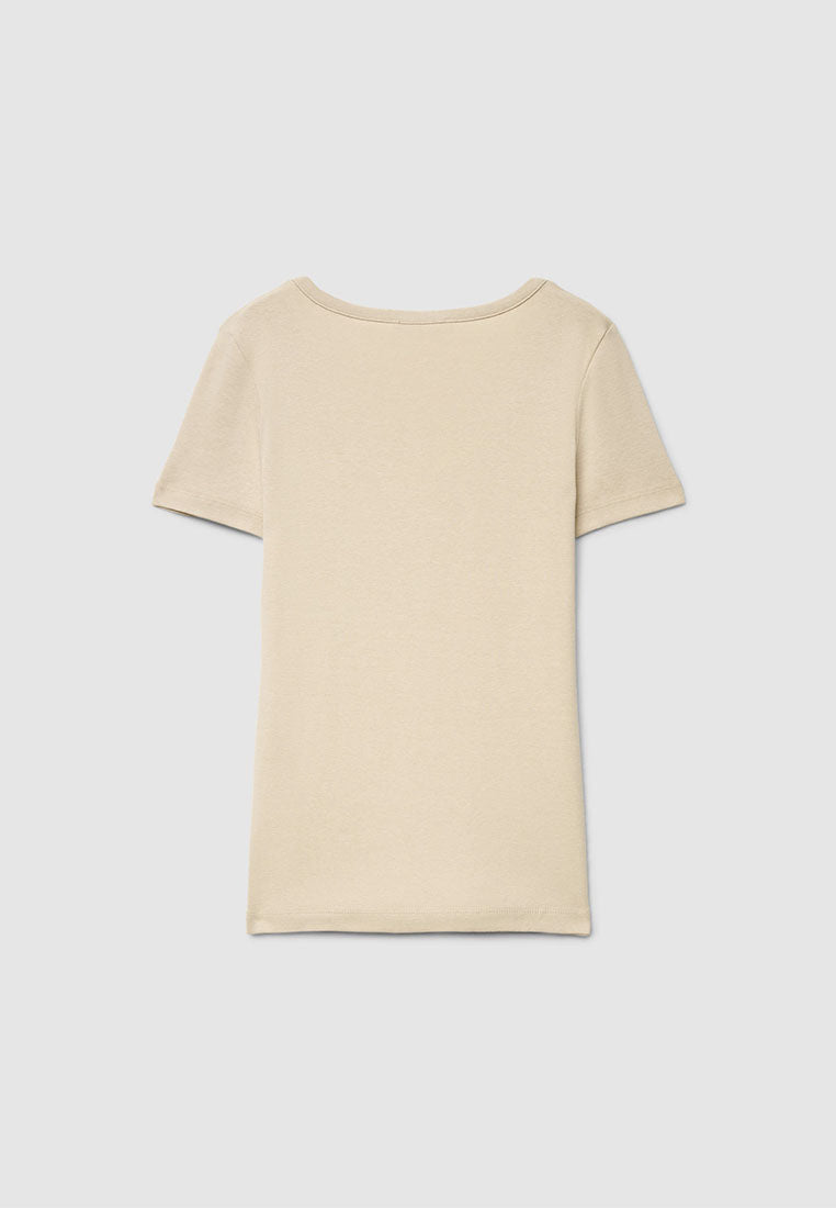 Plain coloured crew neck T-shirt