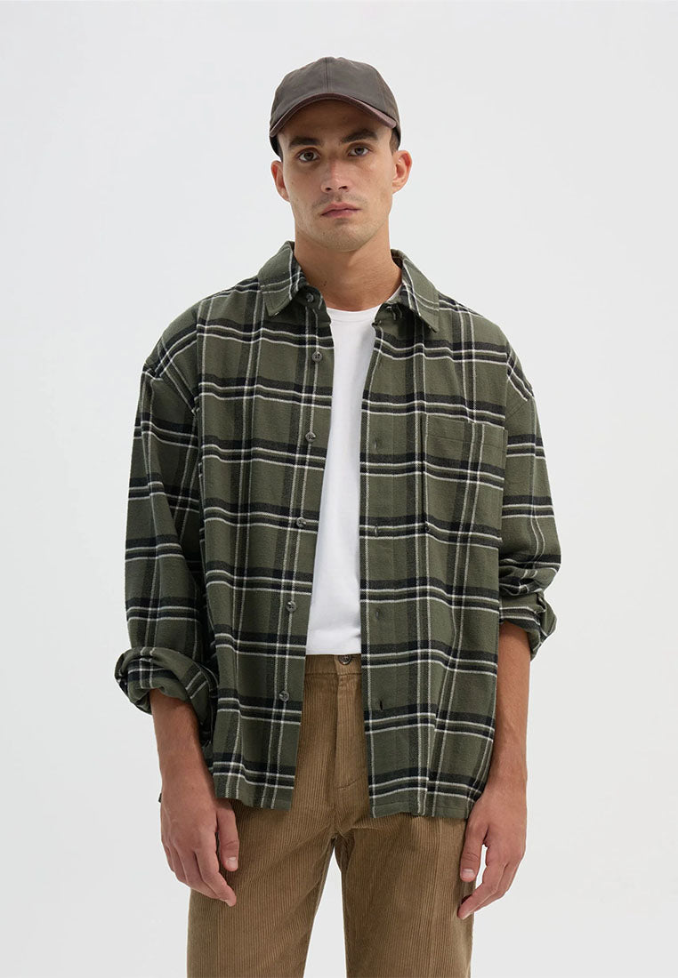 Men's Long-sleeved checked shirt with chest pocket