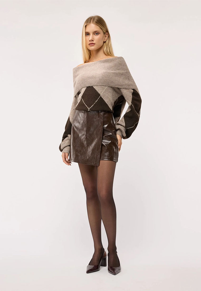 Women's Off-the-shoulder diamond-patterned top