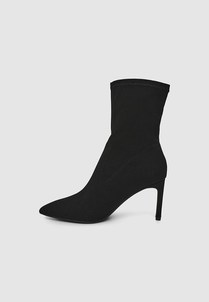 Woman Footwear