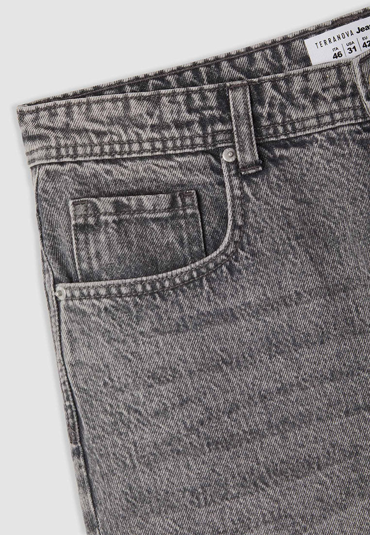 Men's Straight Cut Denim Shorts