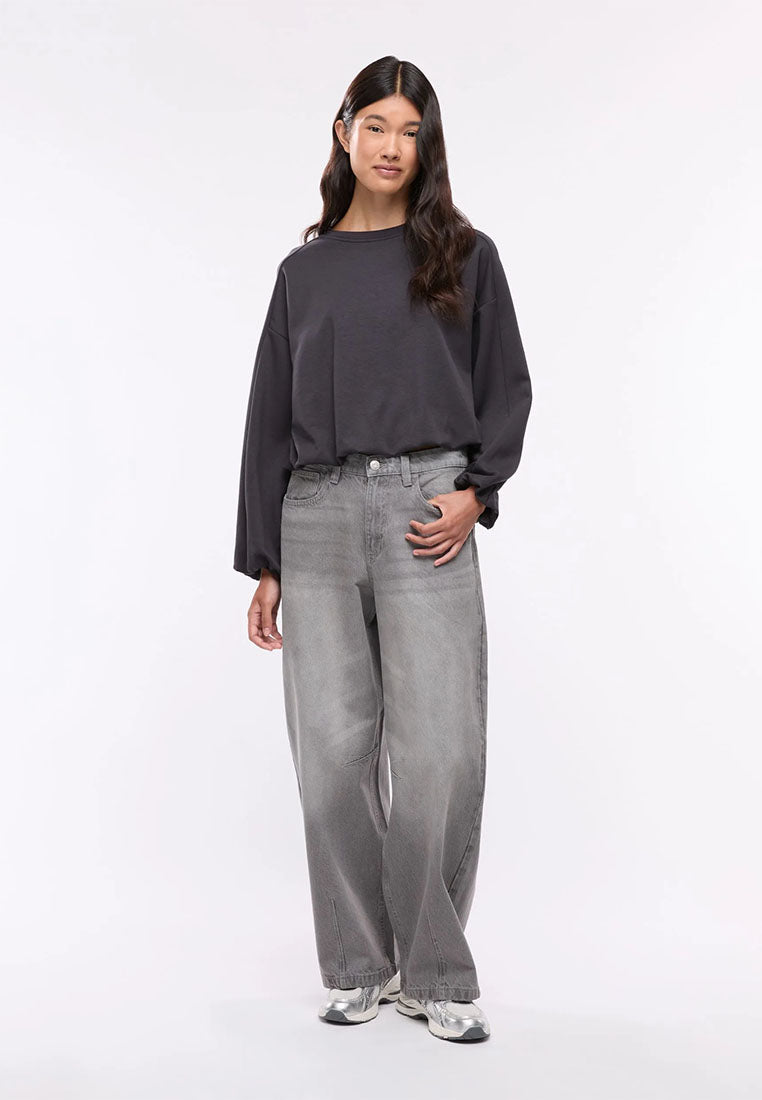 Women's Barrel Jeans with Back Buckle