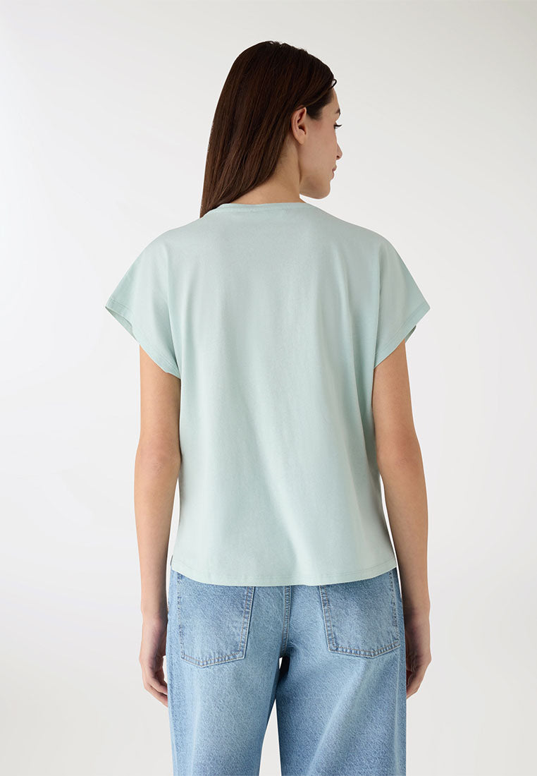 Women's Hibiscus Floral Sequin Tee