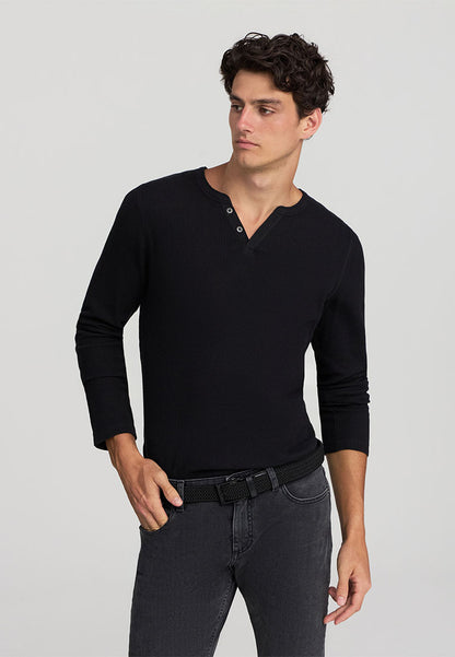 Man Long-sleeved T-shirt