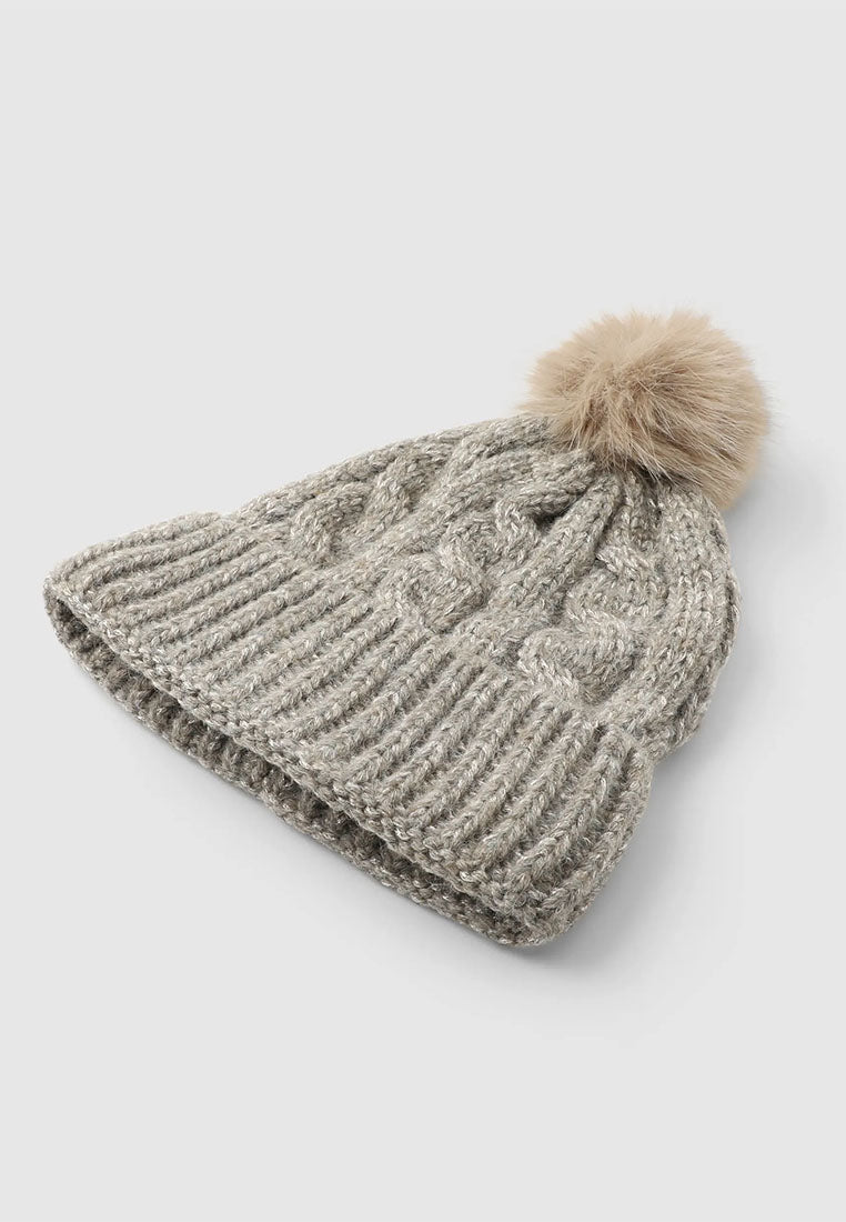 Women's Braided beanie with shimmering pompom