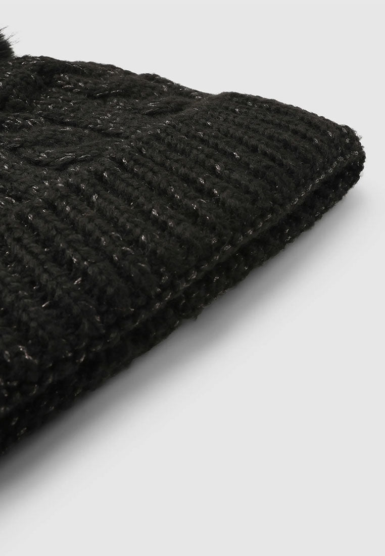 Women's Braided beanie with shimmering pompom