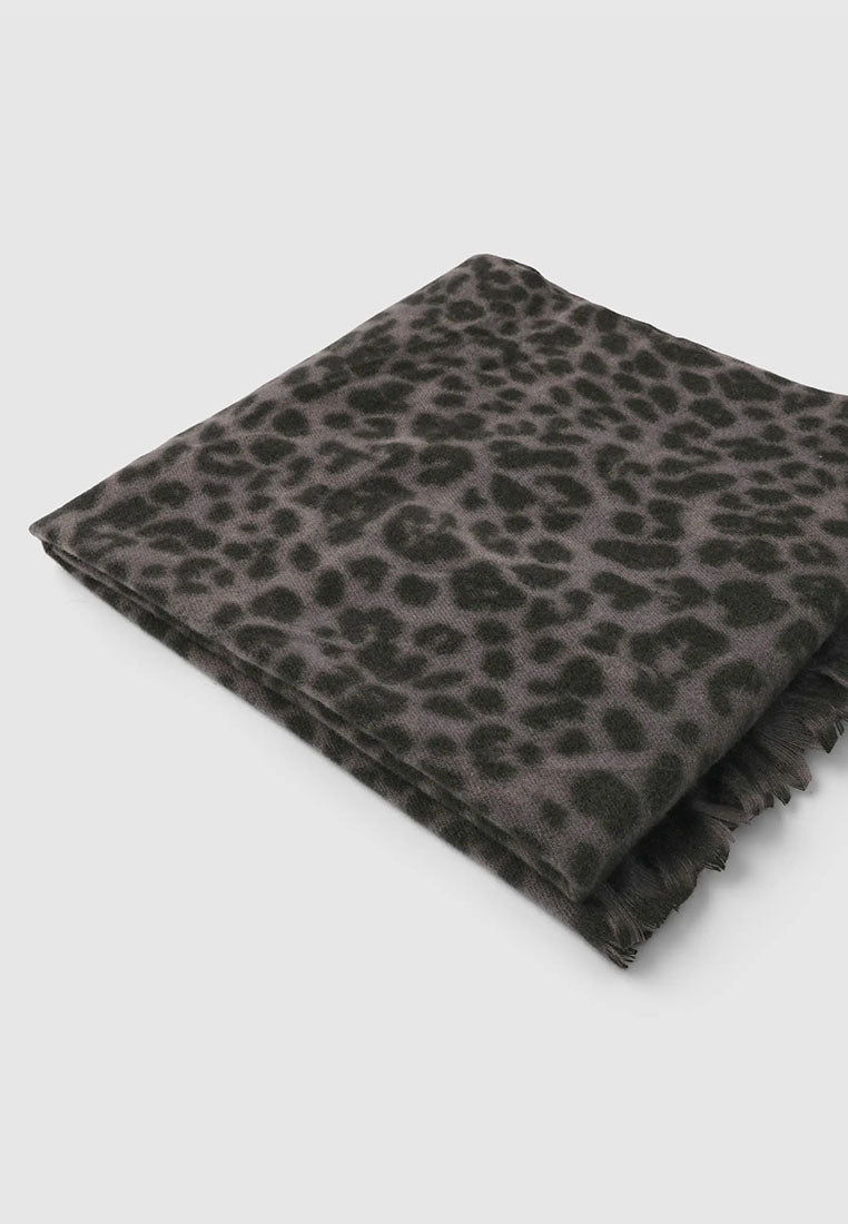 Women's Animal print pashmina with fringes