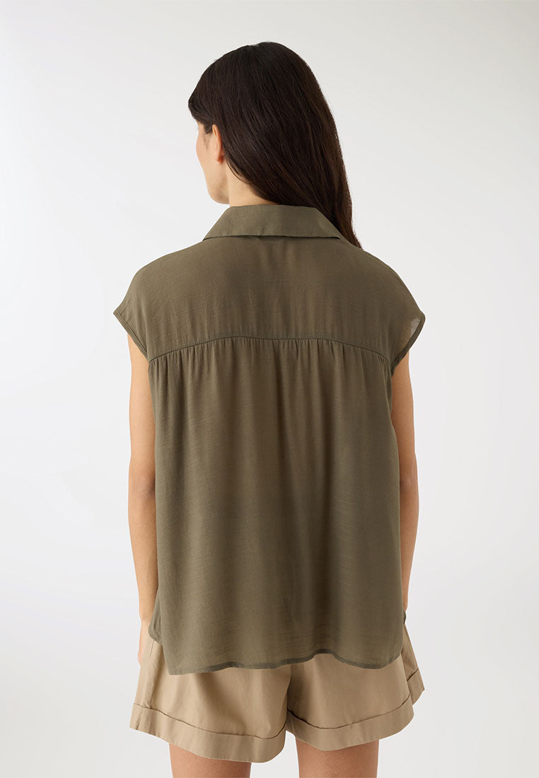 Women's Sleeveless Shirt with Pockets