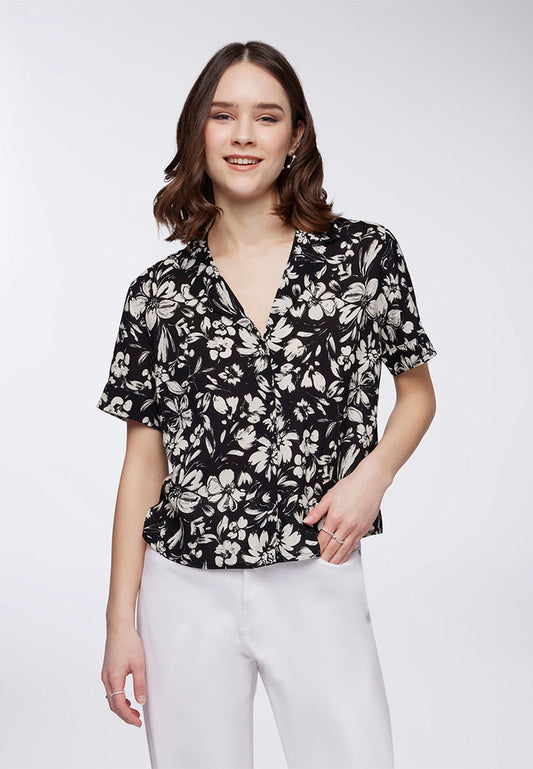 Woman Short-sleeved Shirt