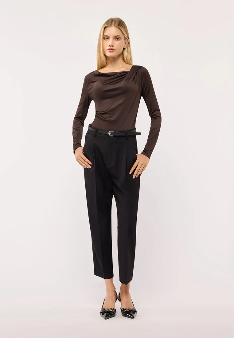 Women's Chino trousers with pleats and belt