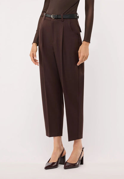 Women's Chino trousers with pleats and belt