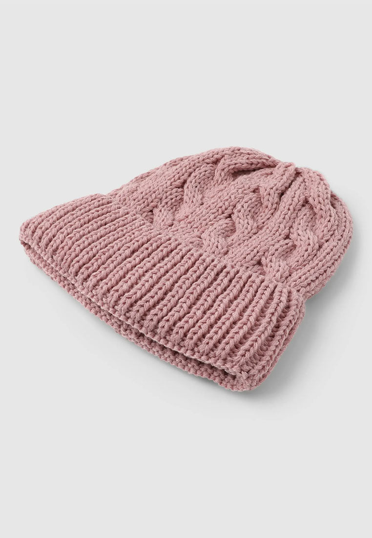 Women's Knitted cable hat with cuff