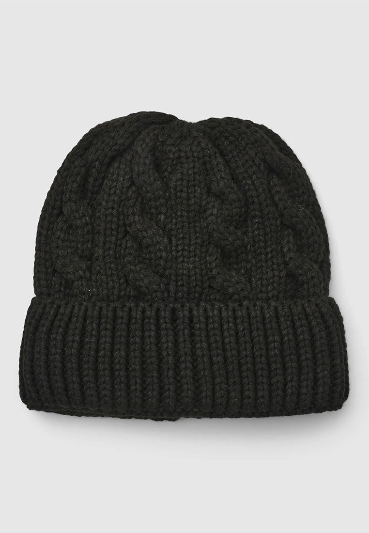 Women's Knitted cable hat with cuff