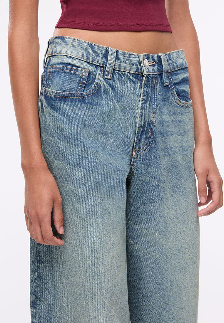 Women's Barrel Fit Jeans