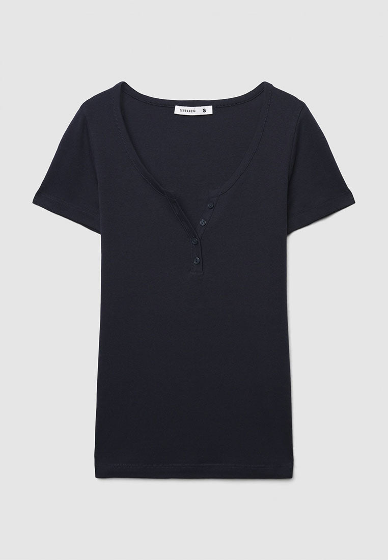 Plain coloured crew neck T-shirt