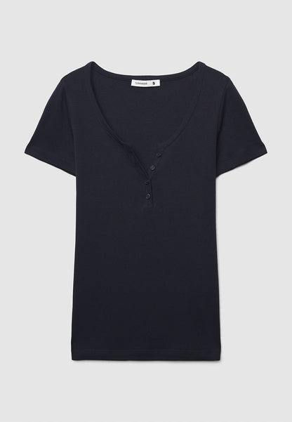 Plain coloured crew neck T-shirt