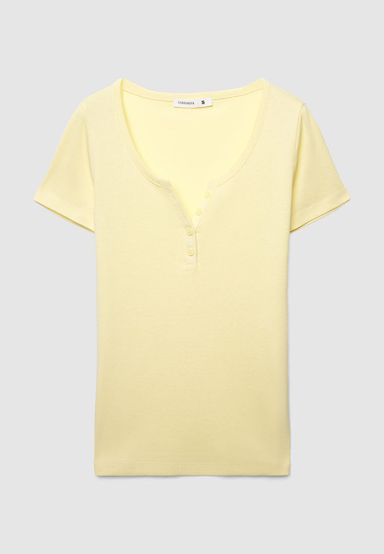 Plain coloured crew neck T-shirt