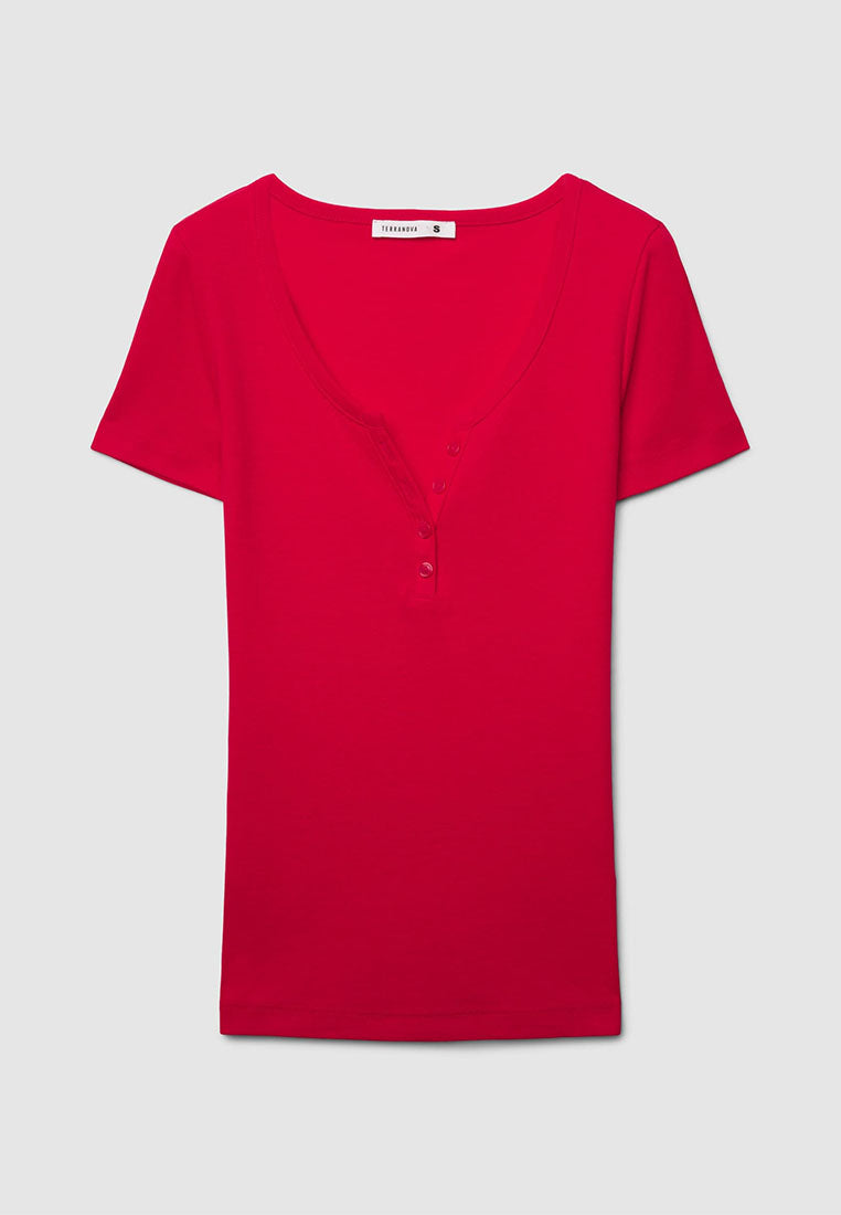 Plain coloured crew neck T-shirt