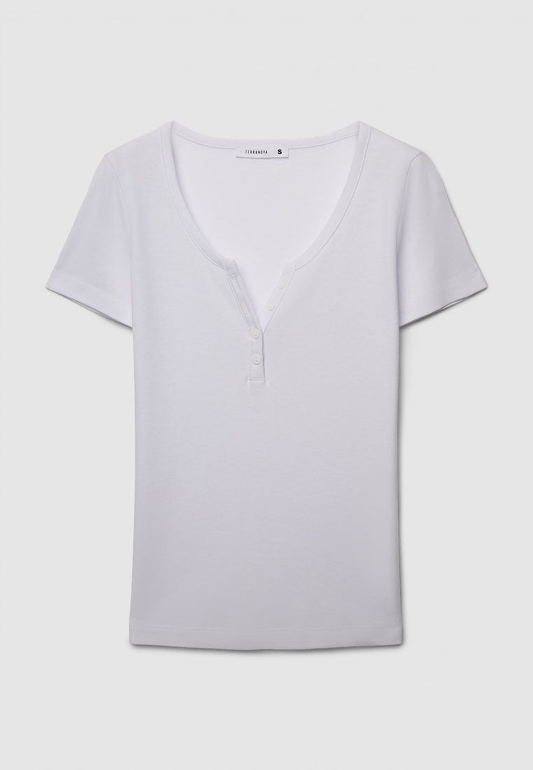 Plain coloured crew neck T-shirt