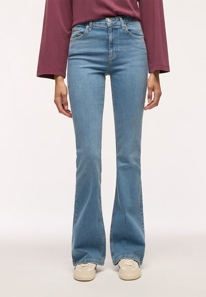 Women's High-waisted flared jeans