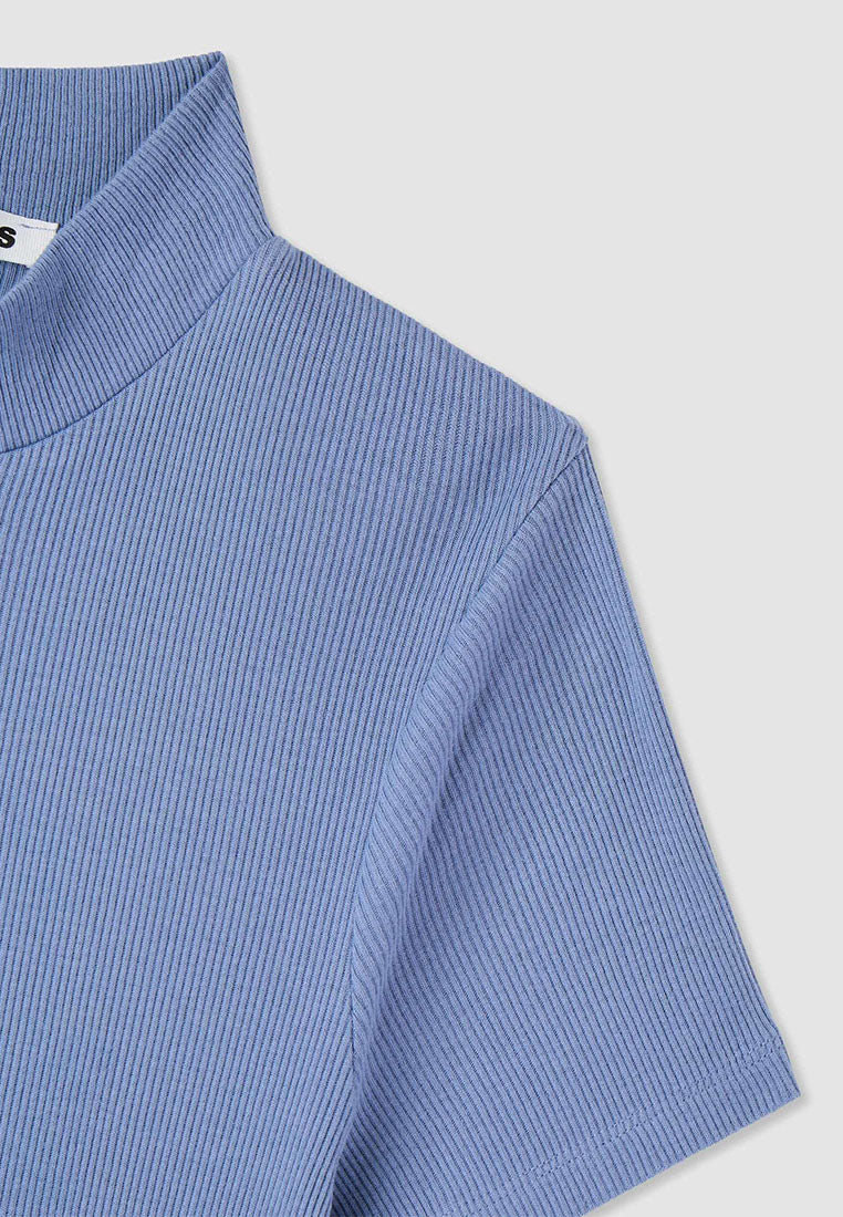Women's Ribbed T-shirt with mock neck collar