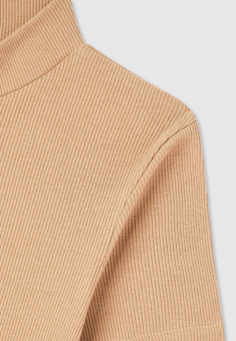 Women's Ribbed T-shirt with mock neck collar