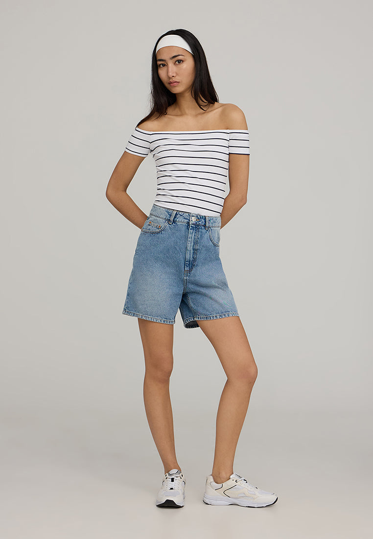 Woman's Short-sleeved T-shirt