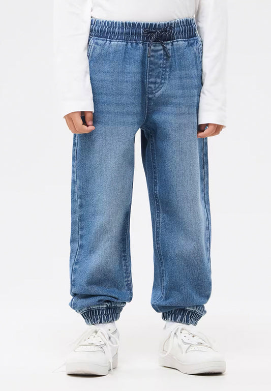 Jogger Model Jeans