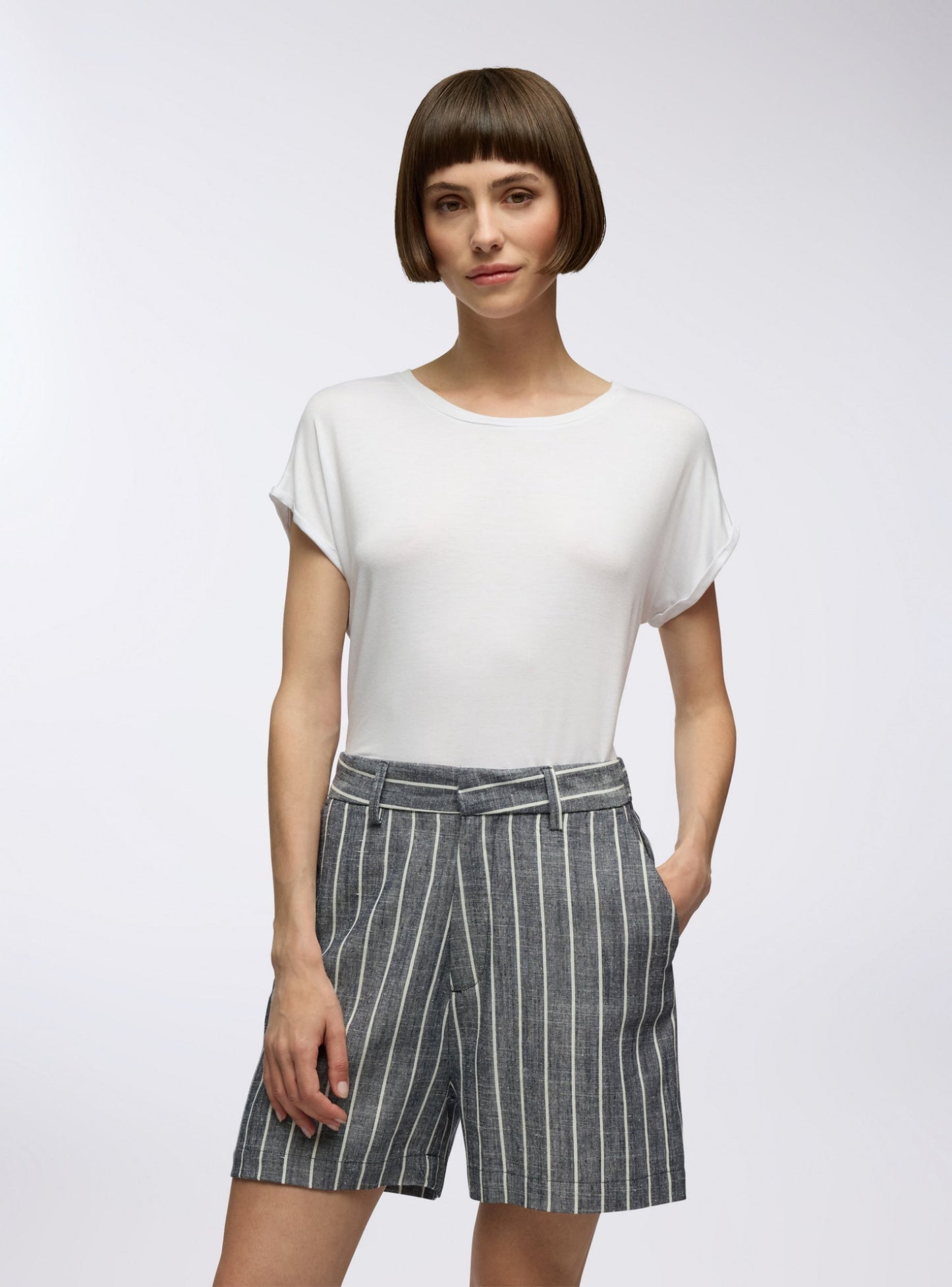 Woman Short pants