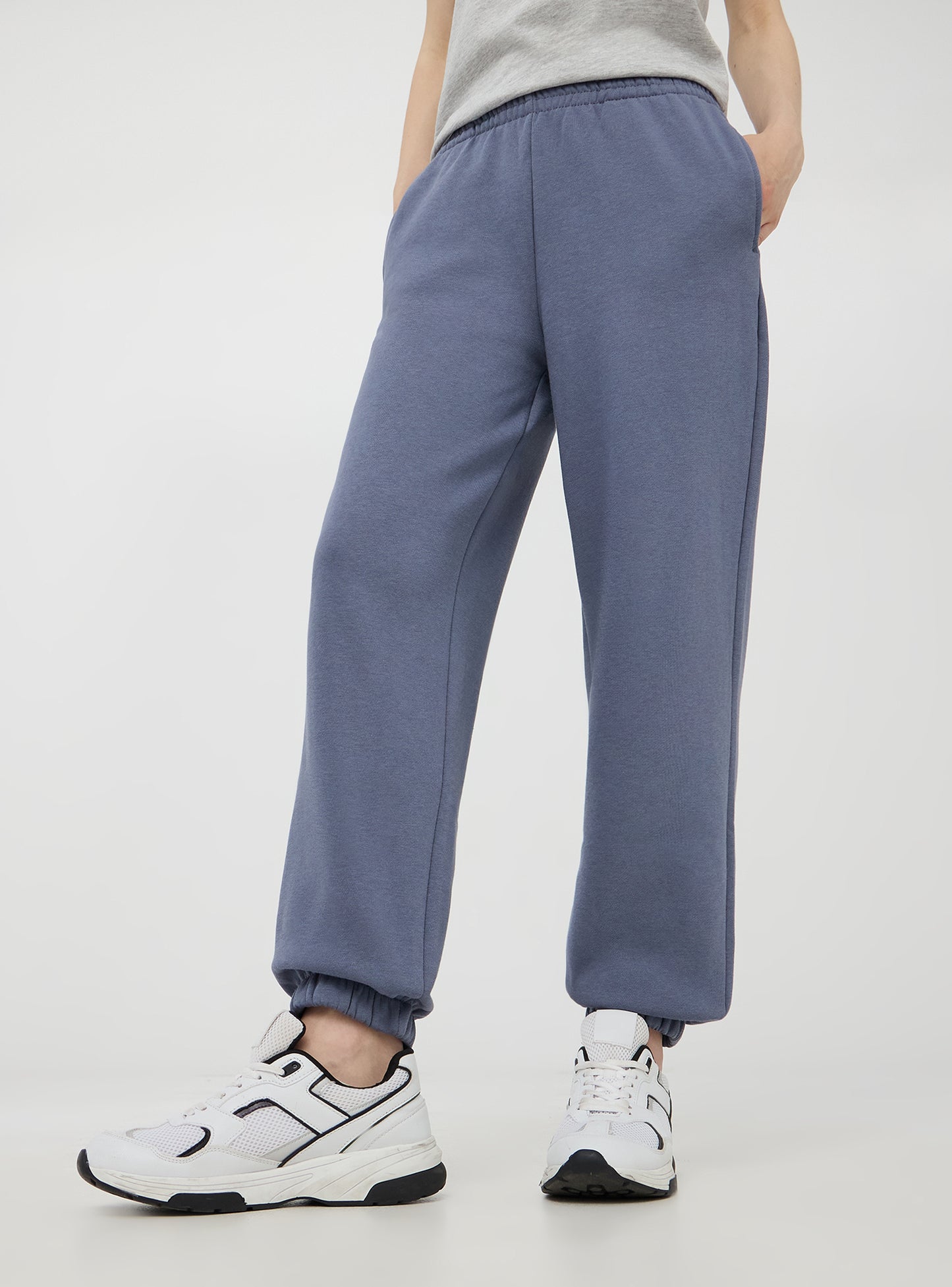 Woman's Full-length gym pants