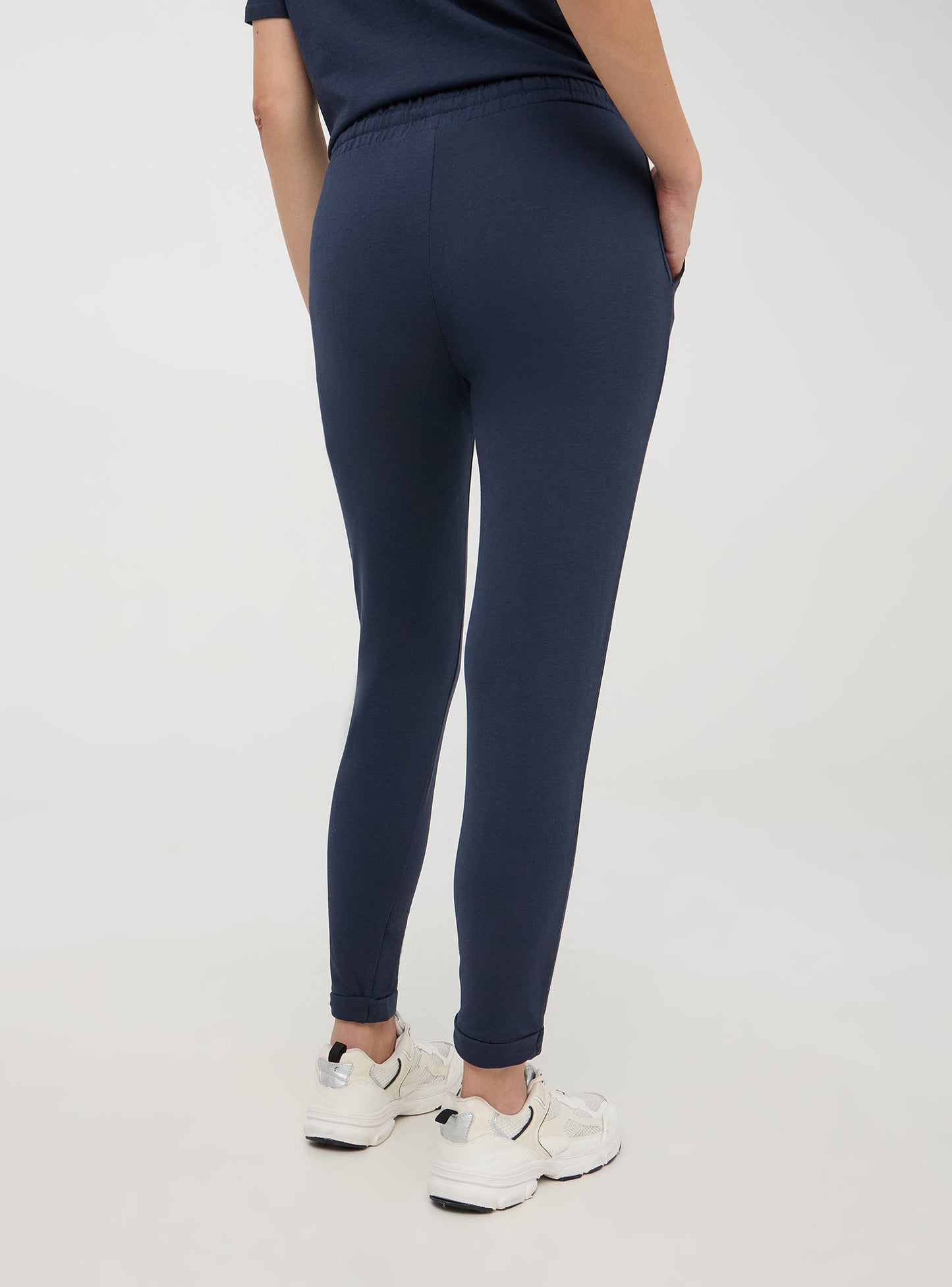 Woman's Full-length gym pants