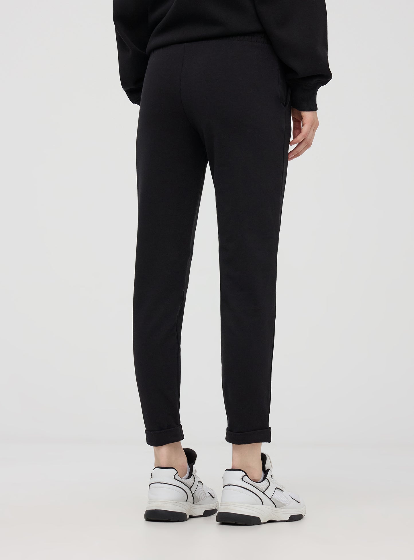 Woman's Full-length gym pants